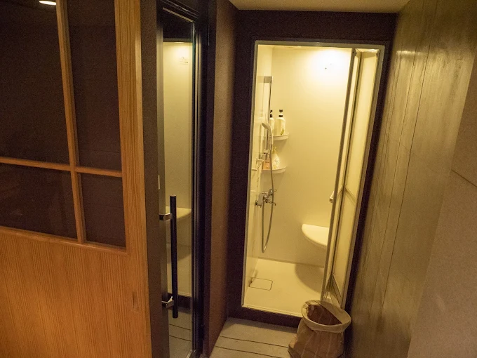 シャワールーム